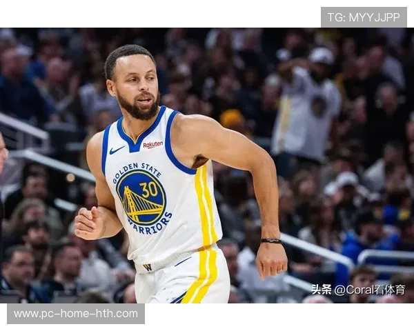勇士外线火力全开,库里再中关键三分,勇士对阵开拓者,库里43分